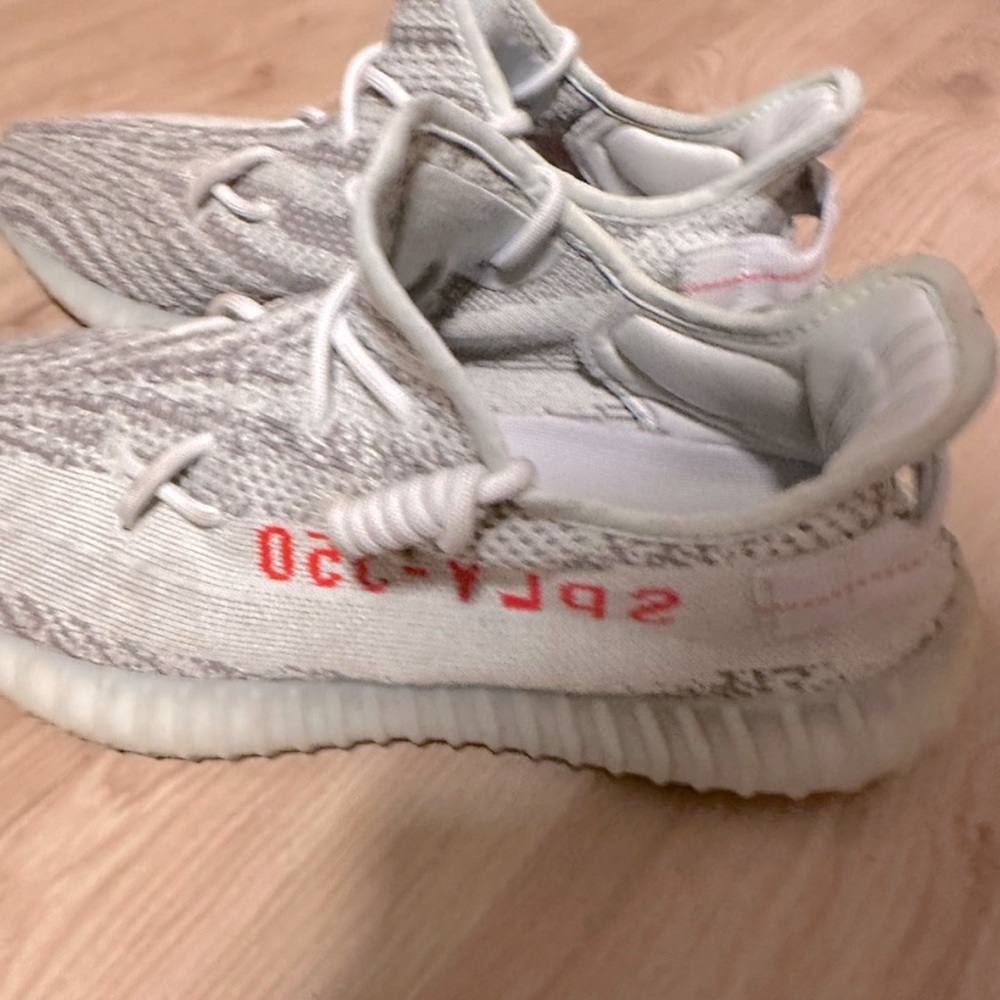 Adidas Yeezy Boost 350 V2 Sneakers blue tint